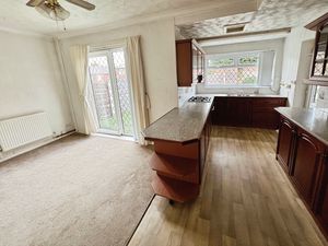 Kitchen dining room- click for photo gallery